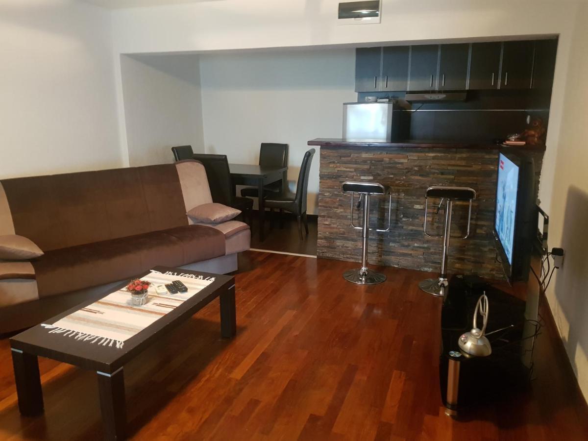 Bujic Apartment Petrovac エクステリア 写真